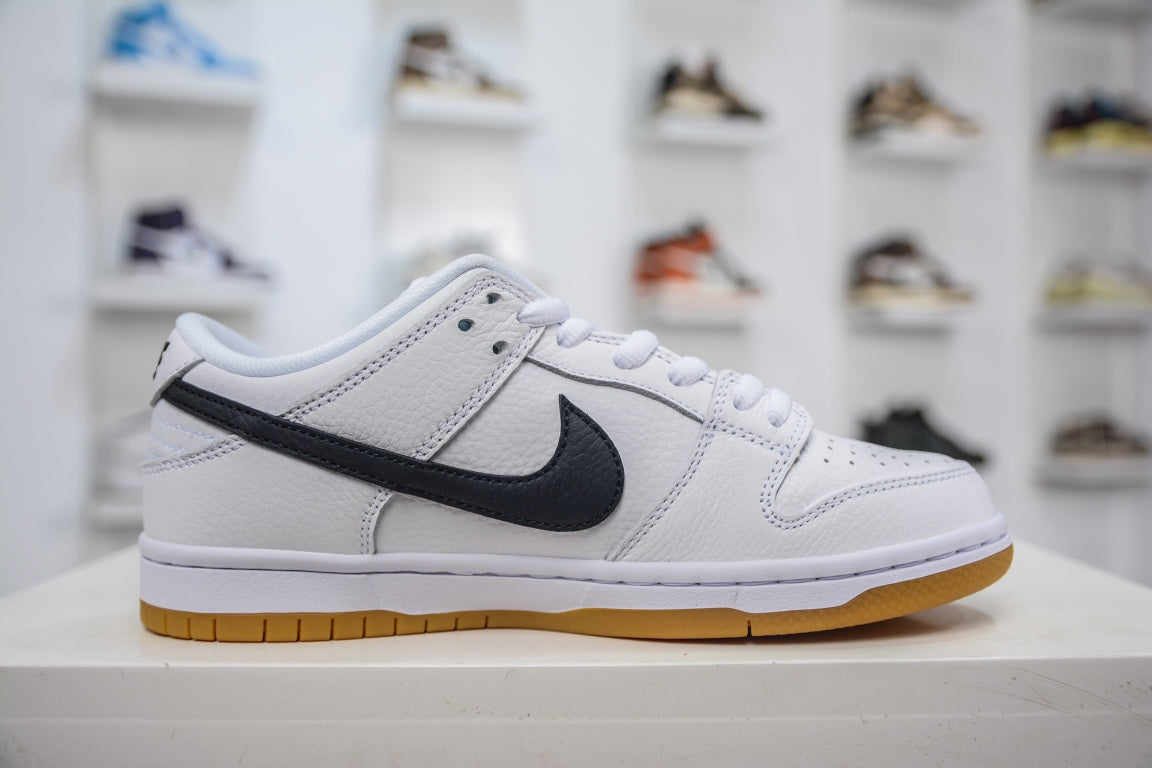 Nike SB Dunk Low blancas