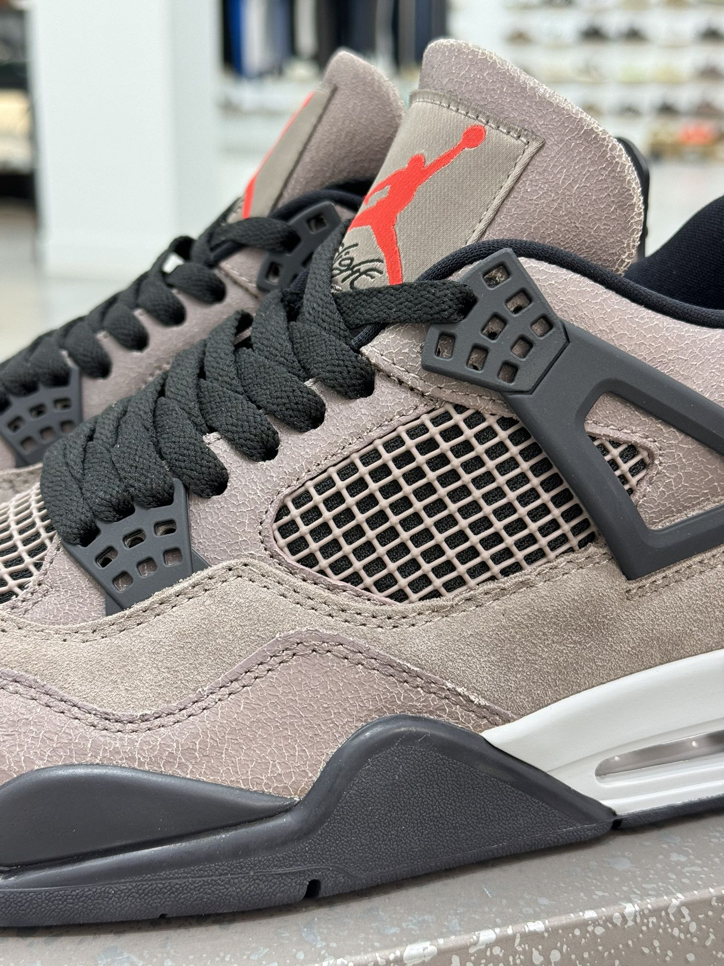 Air Jordan 4 Retro "Taupe Haze"