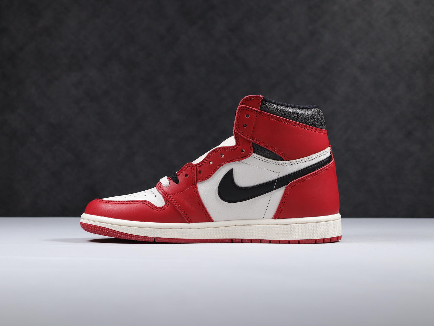 Air Jordan 1.- blancas y rojas