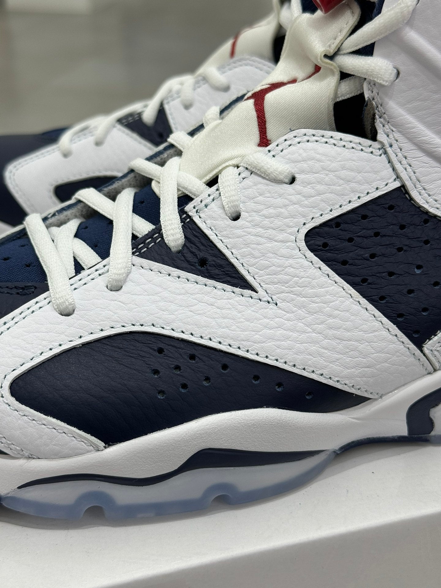 Air Jordan 6 Retro "Olympic" - Estilo y Prestigio