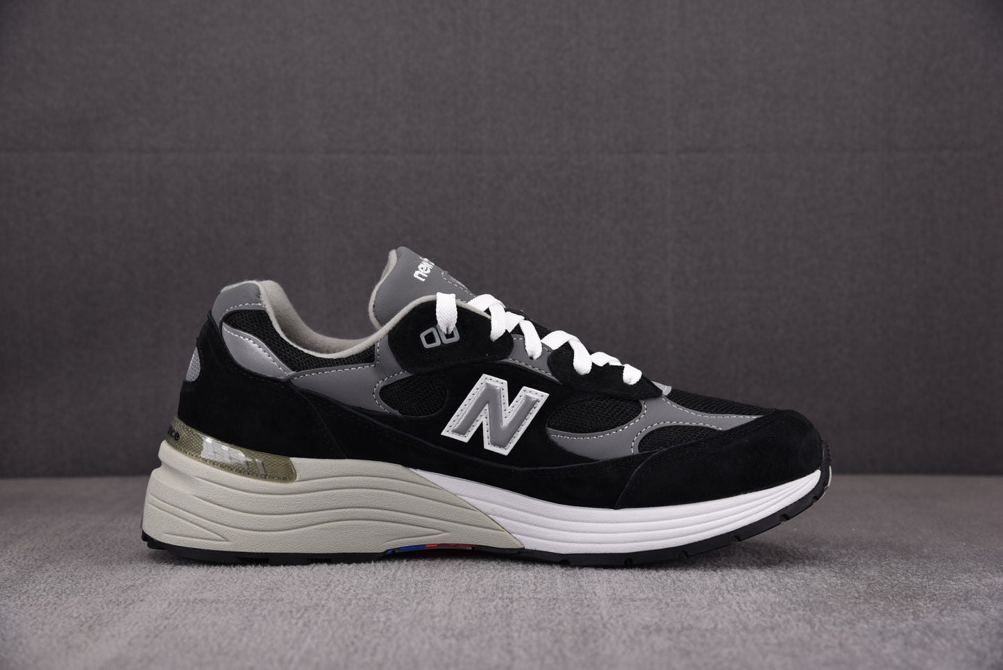 New Balance 992 Negro Gris