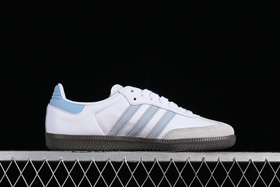 Adidas samba.- blancas y azules