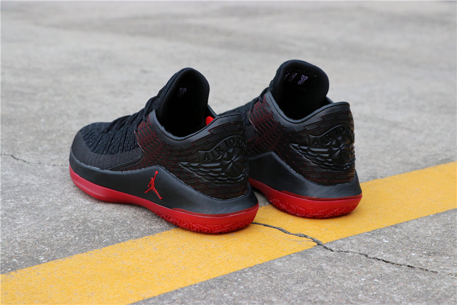 Air Jordan 32 Low "Last Shot".- negras y rojas