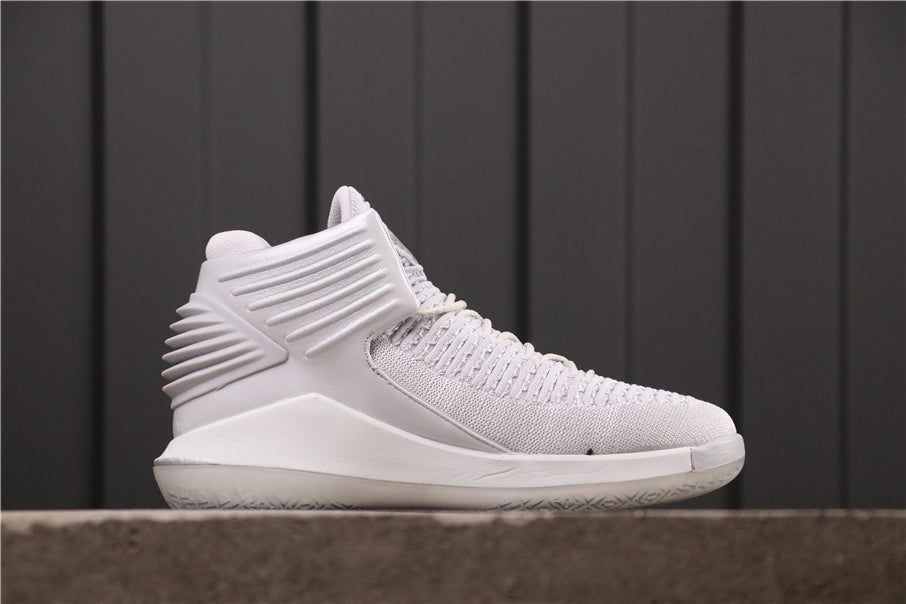 Air Jordan 32 "Pure Platinum"