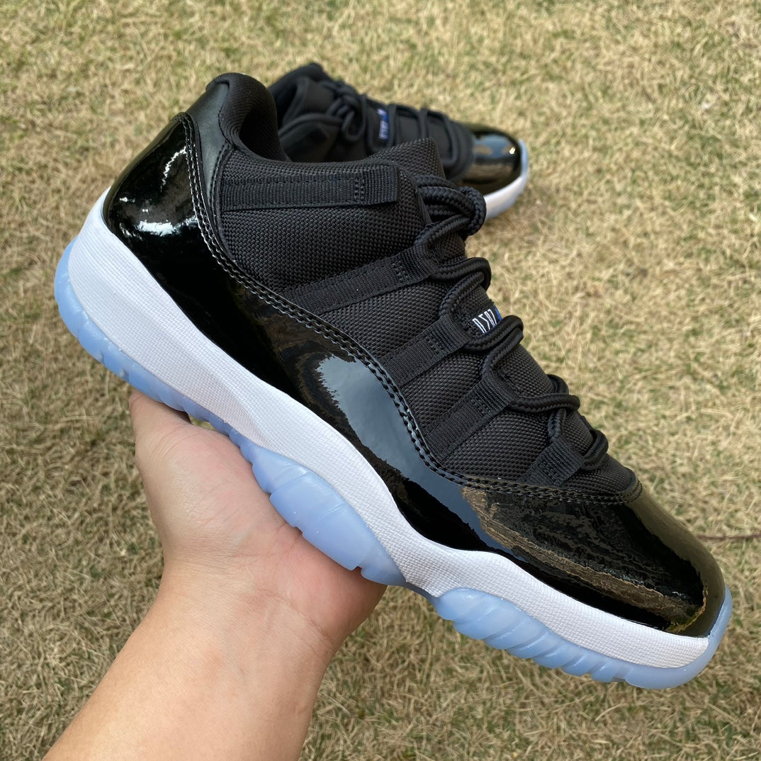 Air Jordan 11 Low "Space Jam"