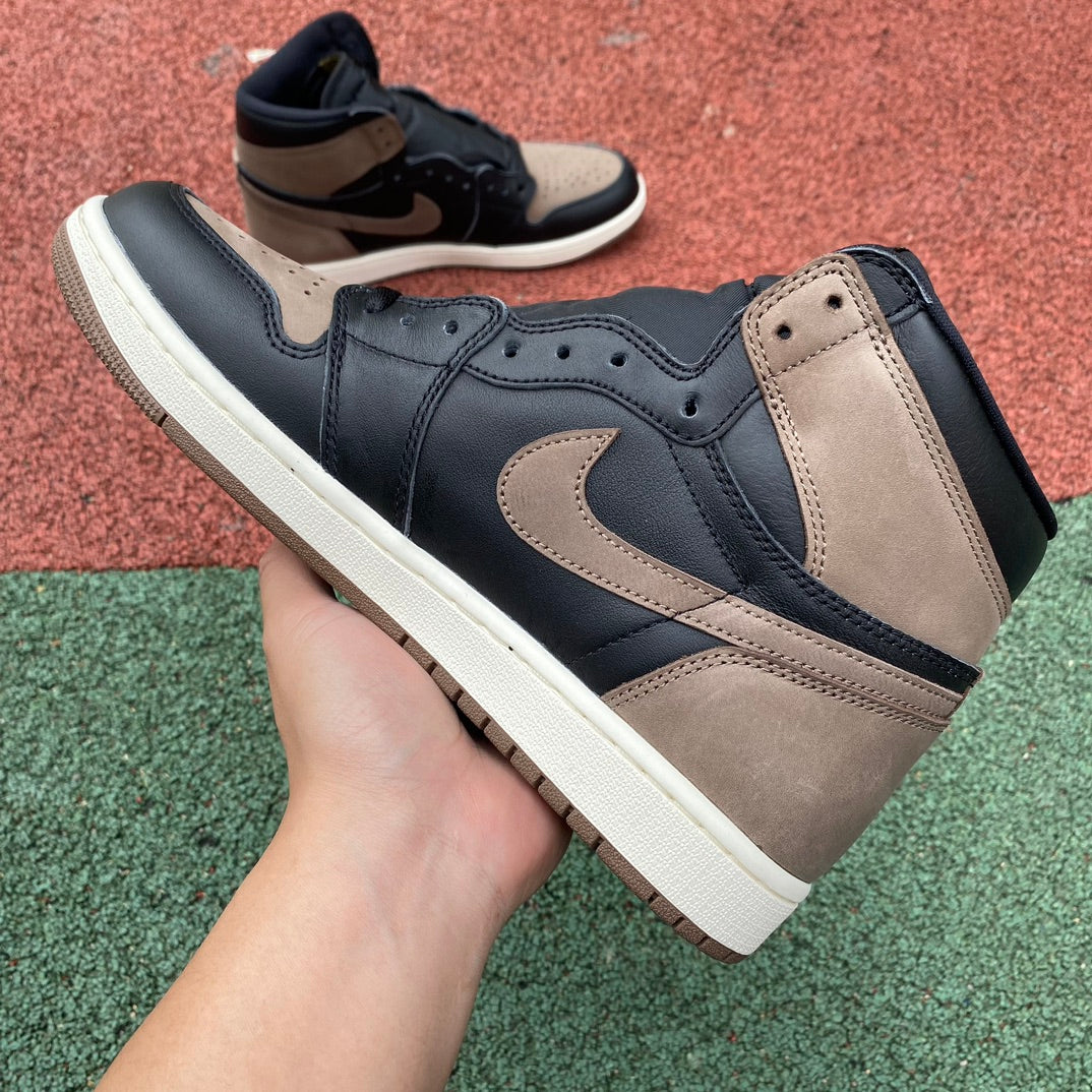 Air Jordan 1.- marrones y negras