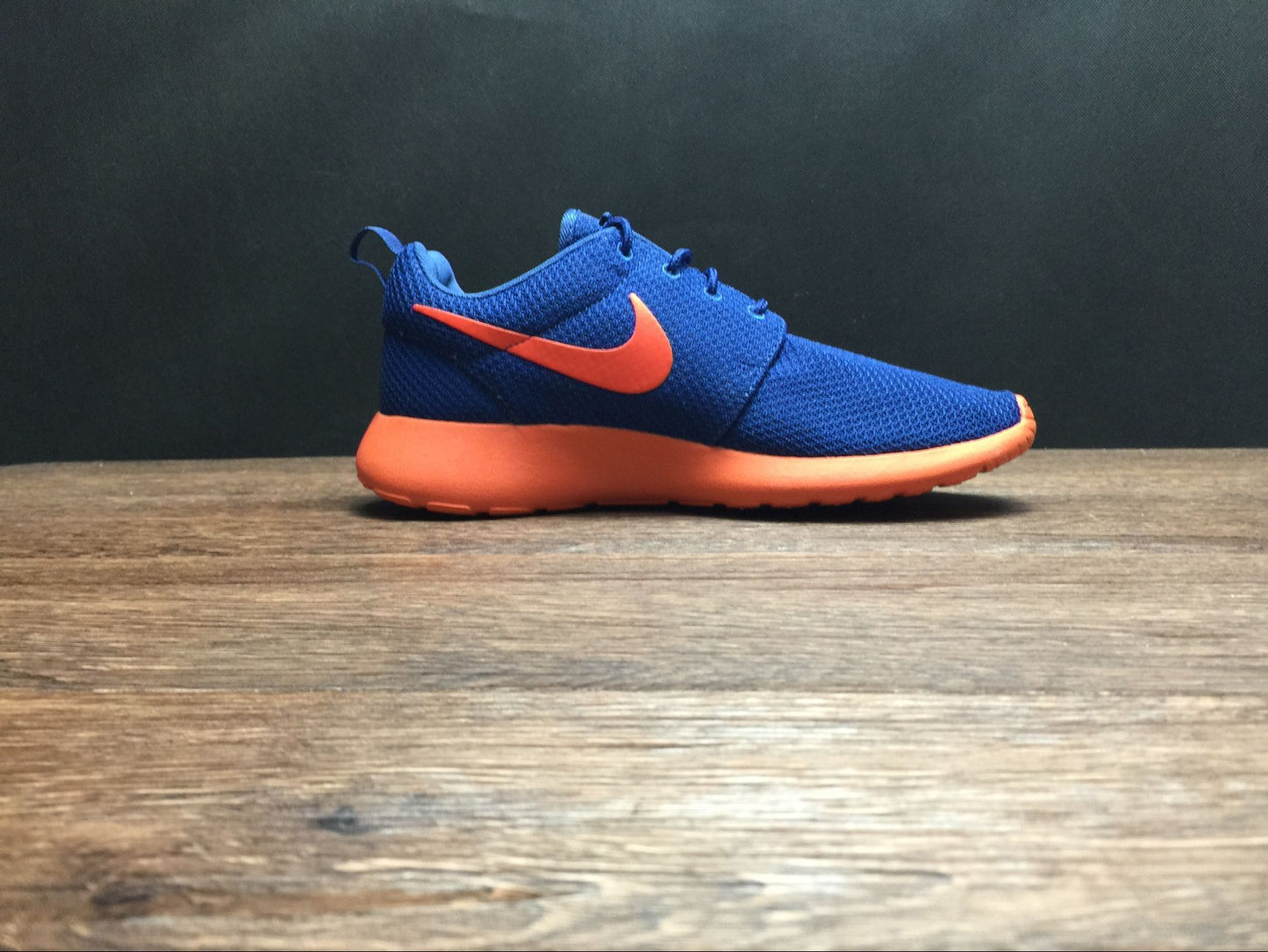 NIKE Roshe Run.- azules y naranjas