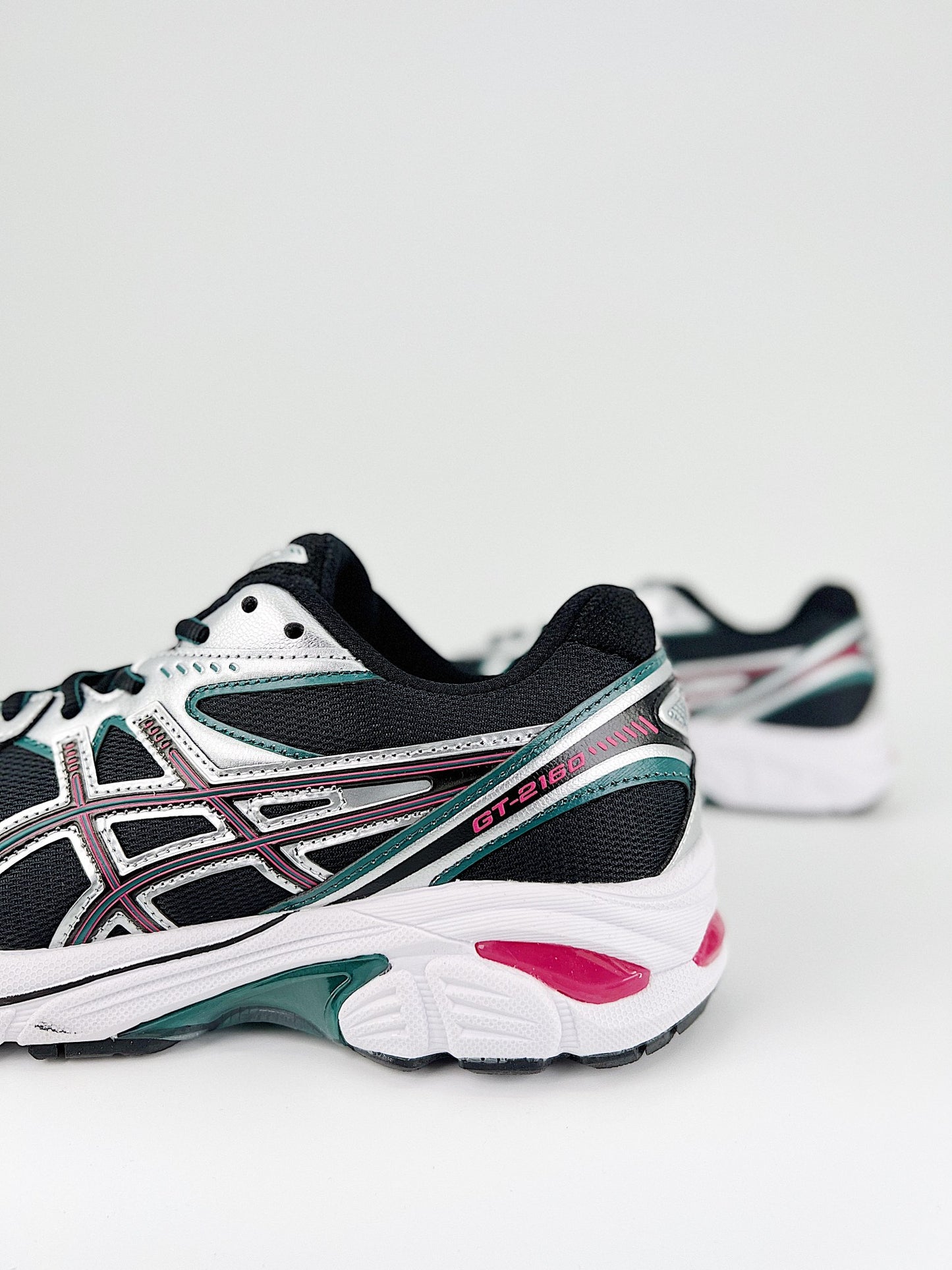 Asics GT-2160.- negro y verde