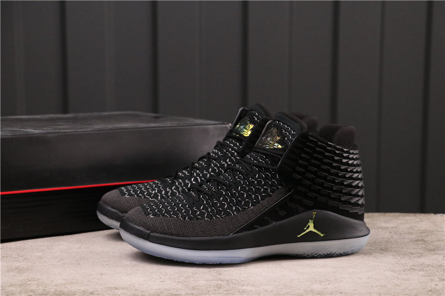 Air Jordan 32 “Black Cat”