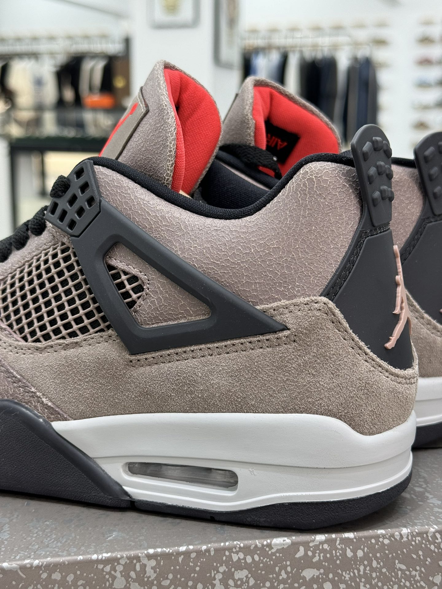 Air Jordan 4 Retro "Taupe Haze"