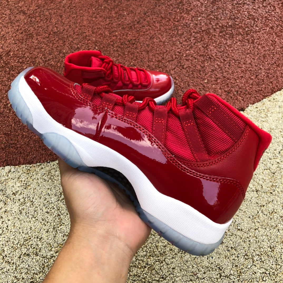 Air Jordan 11 "Big Red"