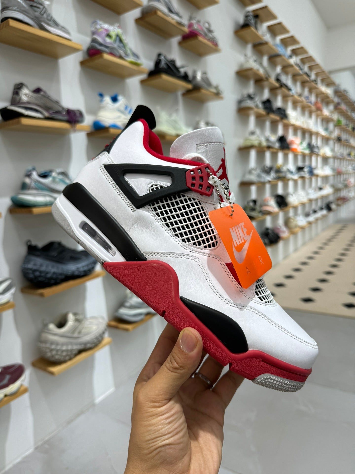 Air Jordan 4 Retro "Fire Red"