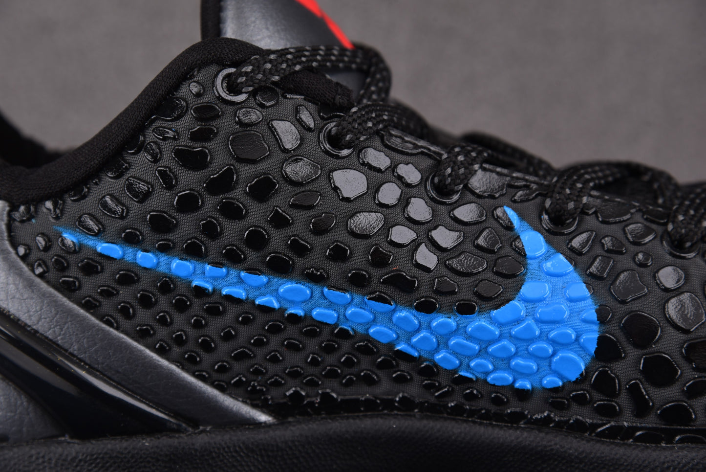 Nike Zoom Kobe 6 "Dark Knight".- negro y azules