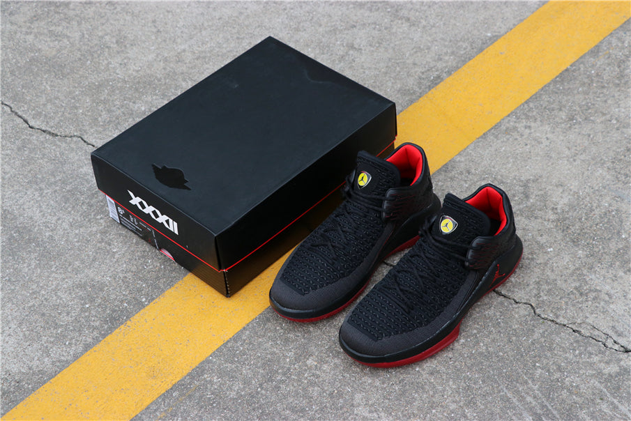 Air Jordan 32 Low "Last Shot".- negras y rojas