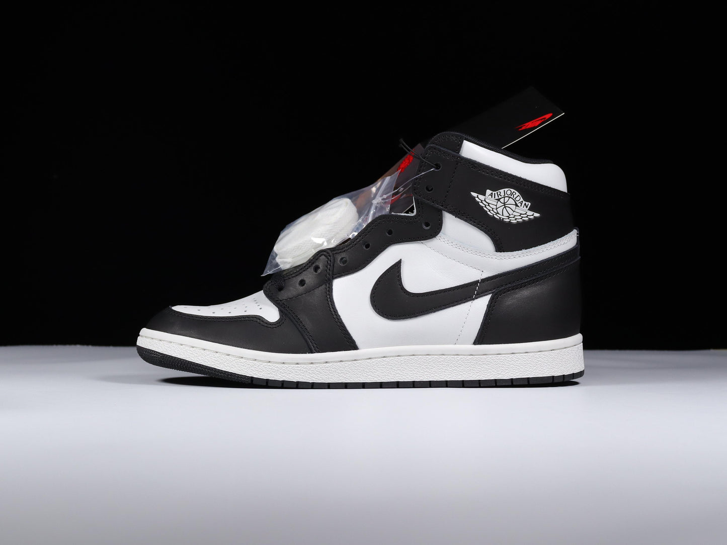 Air Jordan 1.- blancas y negras