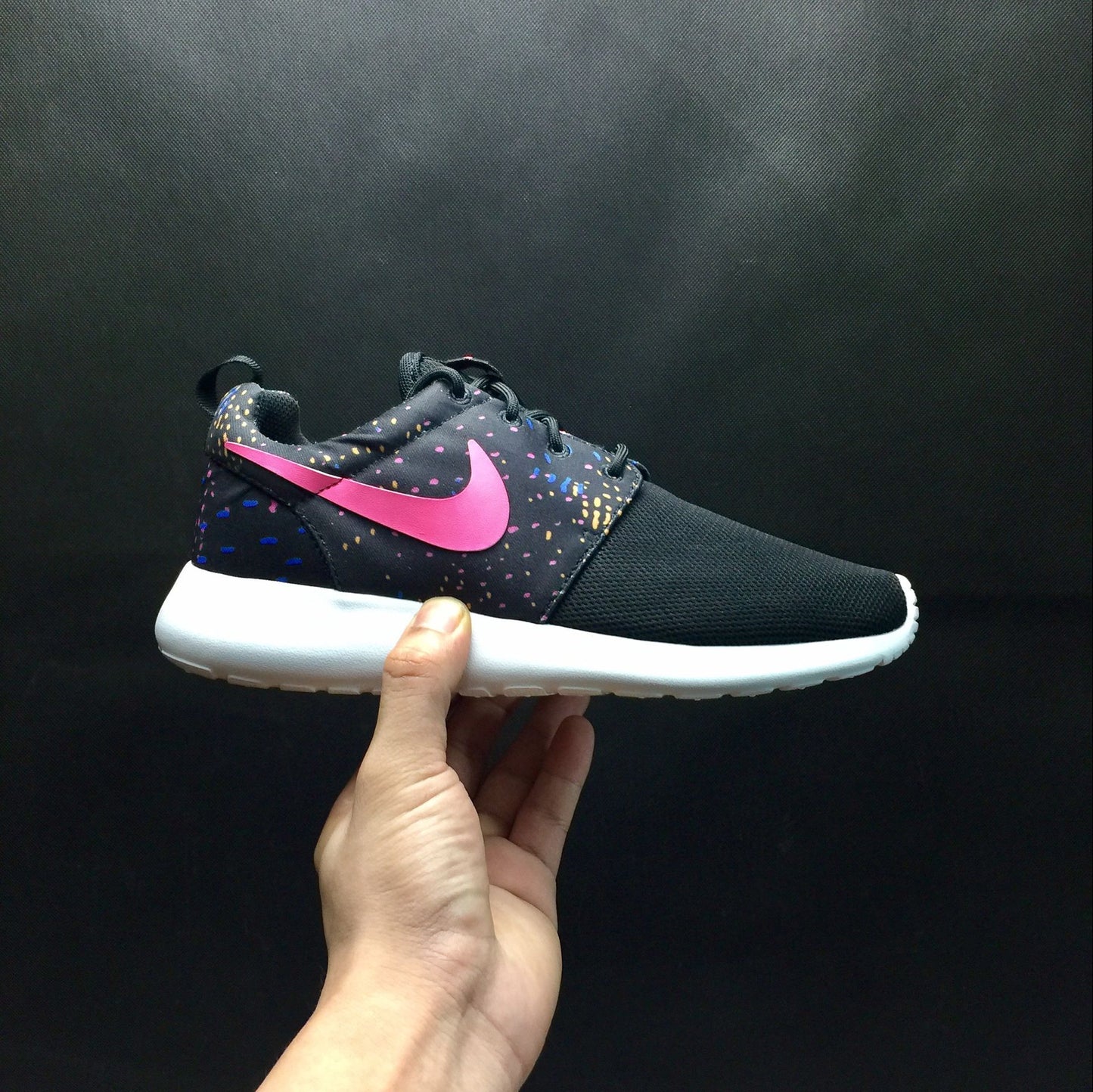 Nike Roshe Run One.- negras