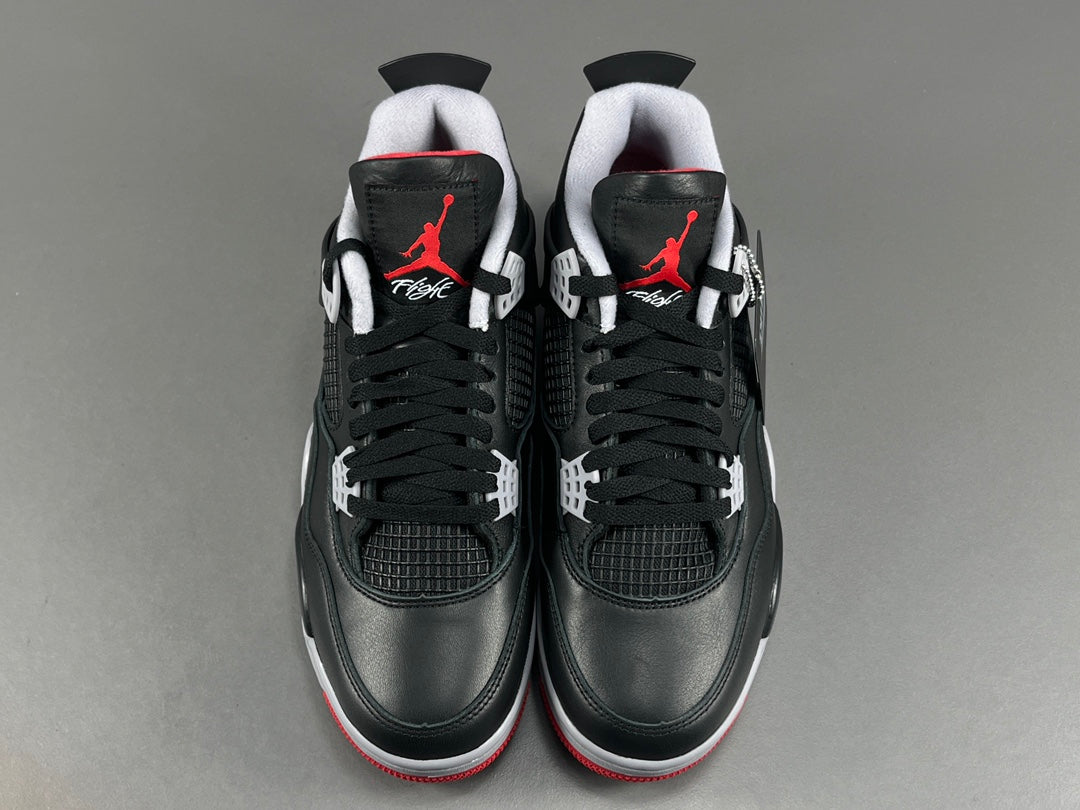 Air Jordan 4 "Bred Reimagined".- Un clásico