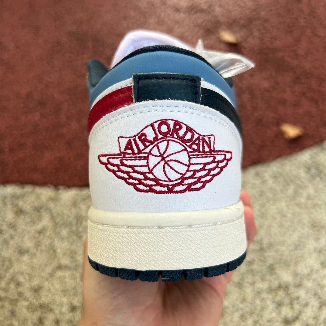 AJ1 Navy Low: Estilo y comodidad