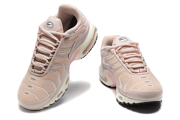 Zapatillas Nike TN Blancas y Rosas: Un toque de feminidad y estilo urbano