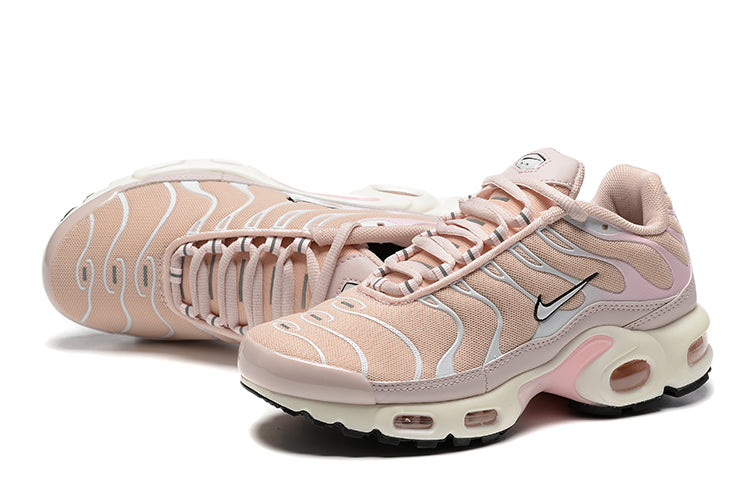 Zapatillas Nike TN Blancas y Rosas: Un toque de feminidad y estilo urbano