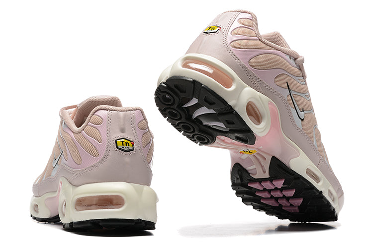 Zapatillas Nike TN Blancas y Rosas: Un toque de feminidad y estilo urbano