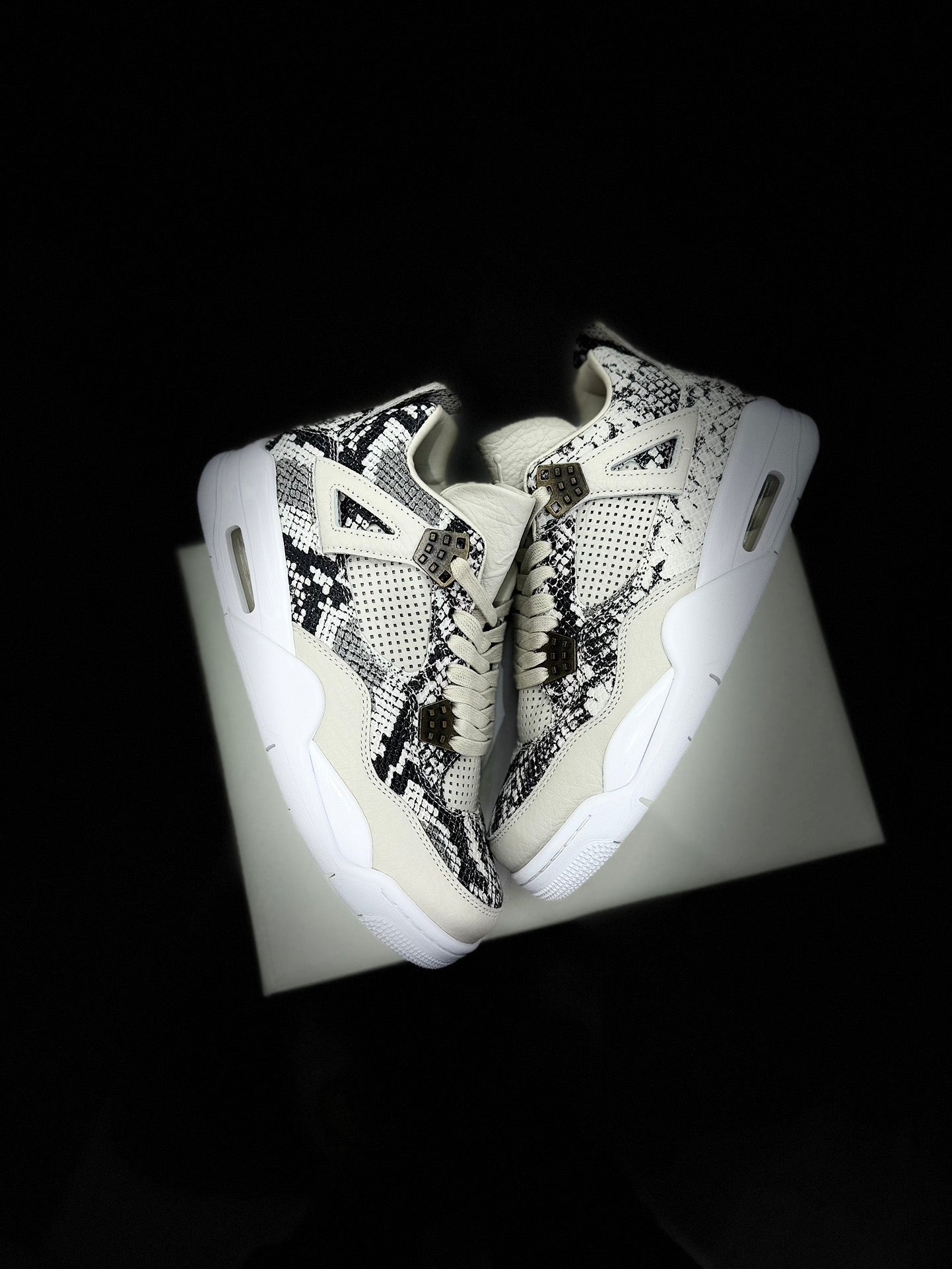 Air Jordan 4 Premium "Snakeskin"