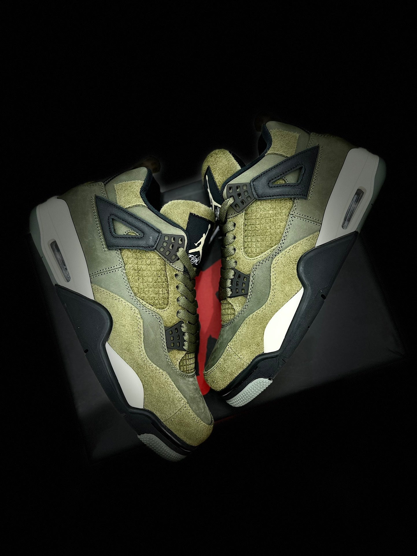 Air Jordan 4 Craft "Medium Olive"