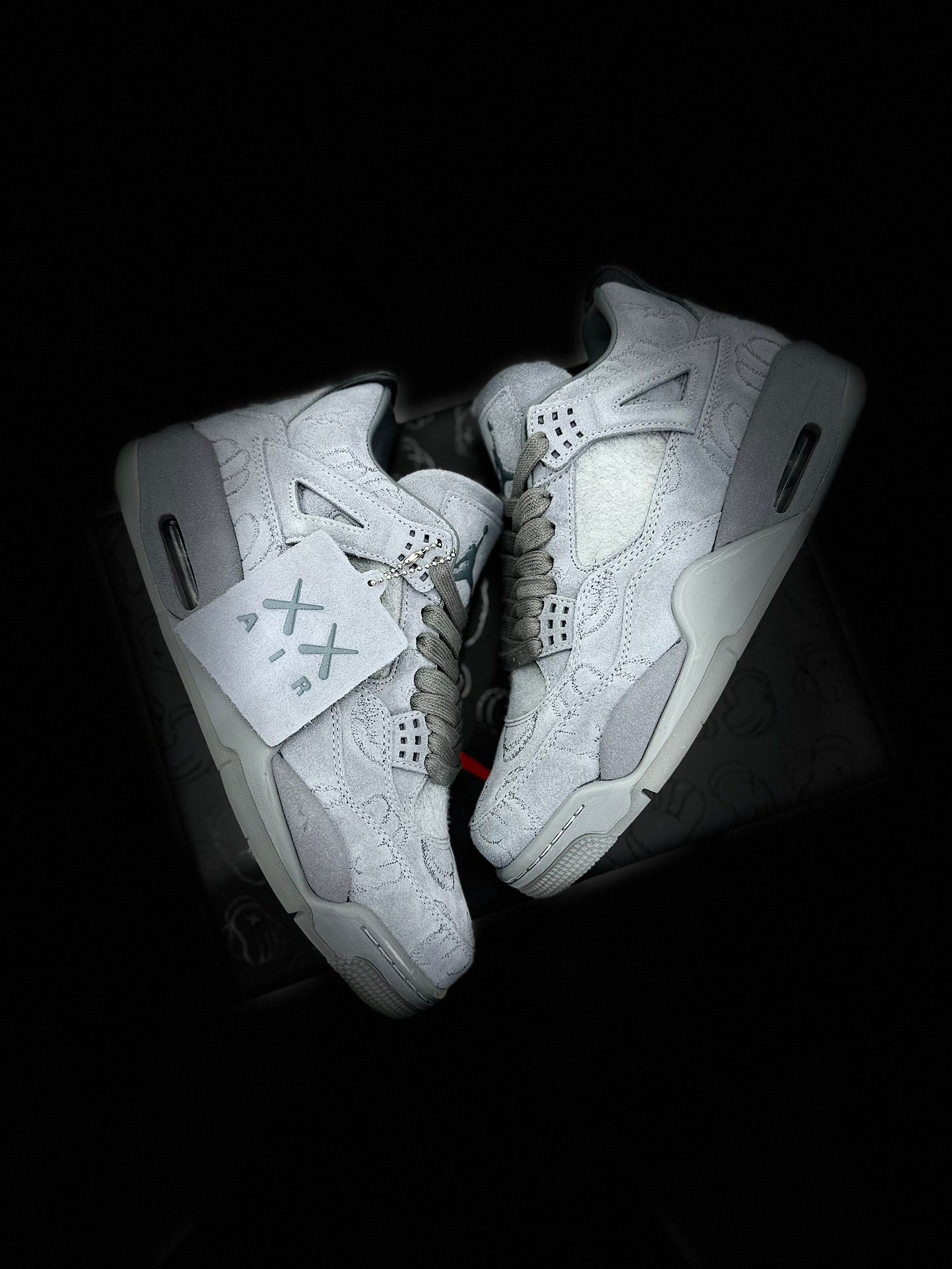 Air Jordan 4.- Kaws