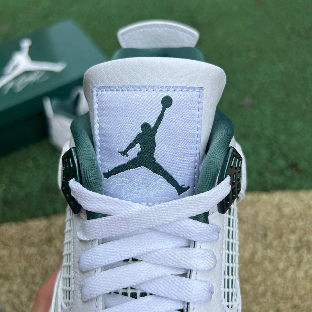 Air Jordan 4 Retro "Verde Oxidado"