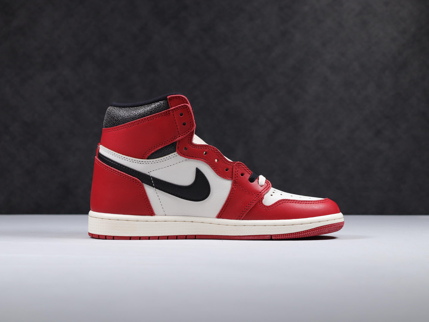 Air Jordan 1.- blancas y rojas