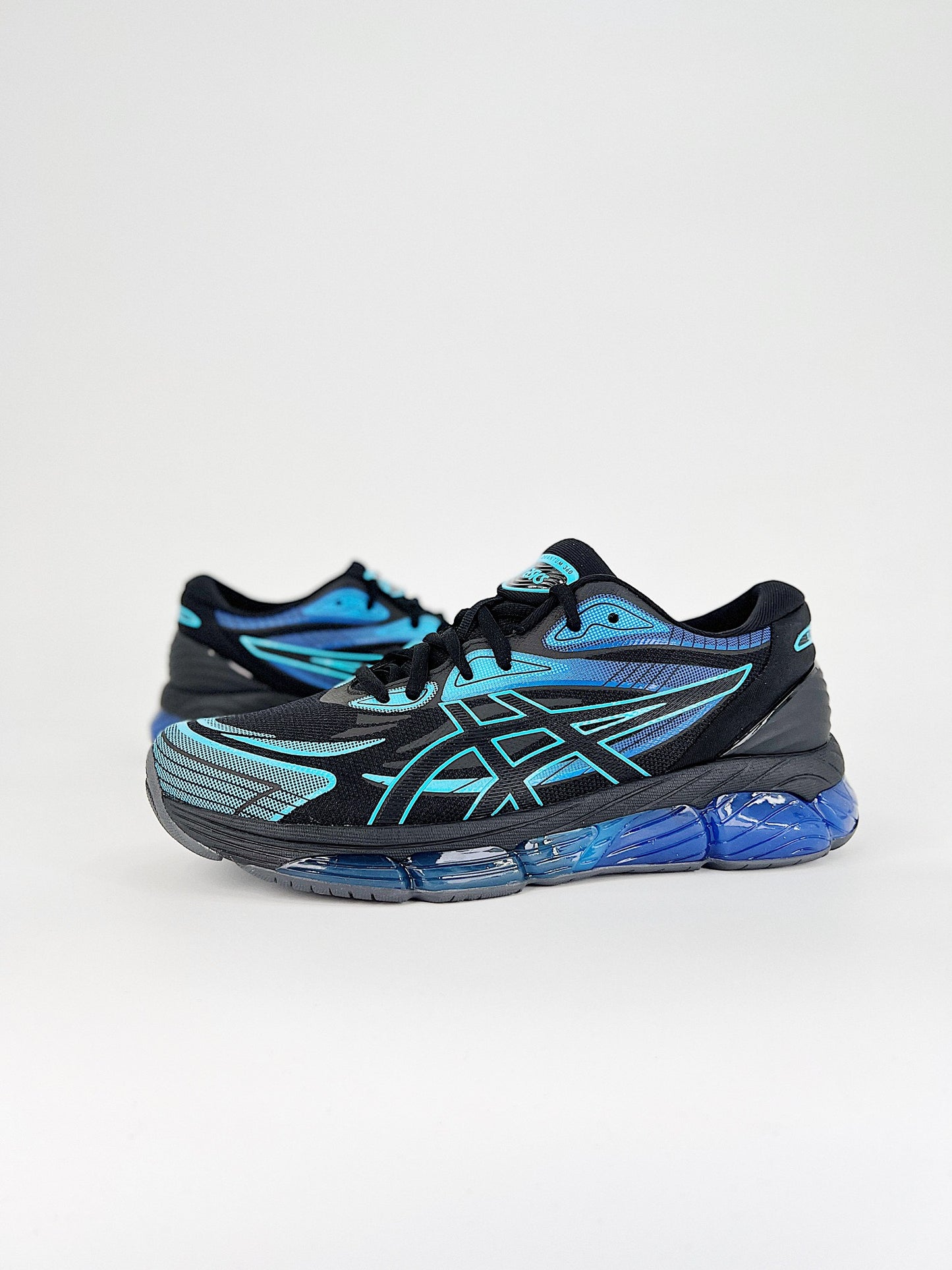 Asics Gel-Quantum 360 VIII.-negras y azules