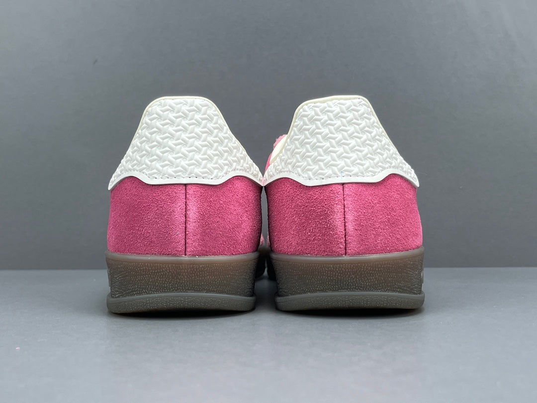 Adidas Gazelle.- rosas y blancas