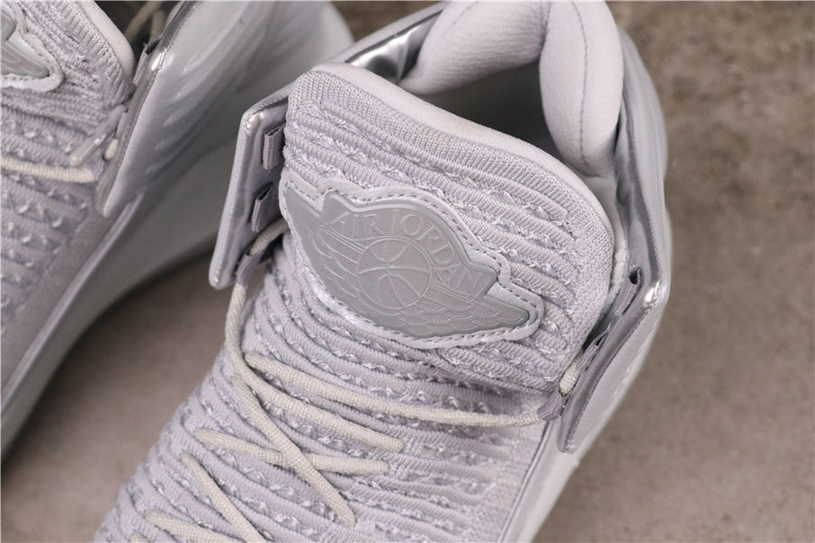 Air Jordan 32 "Pure Platinum"