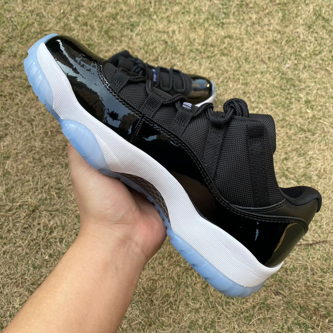 Air Jordan 11 Low "Space Jam"