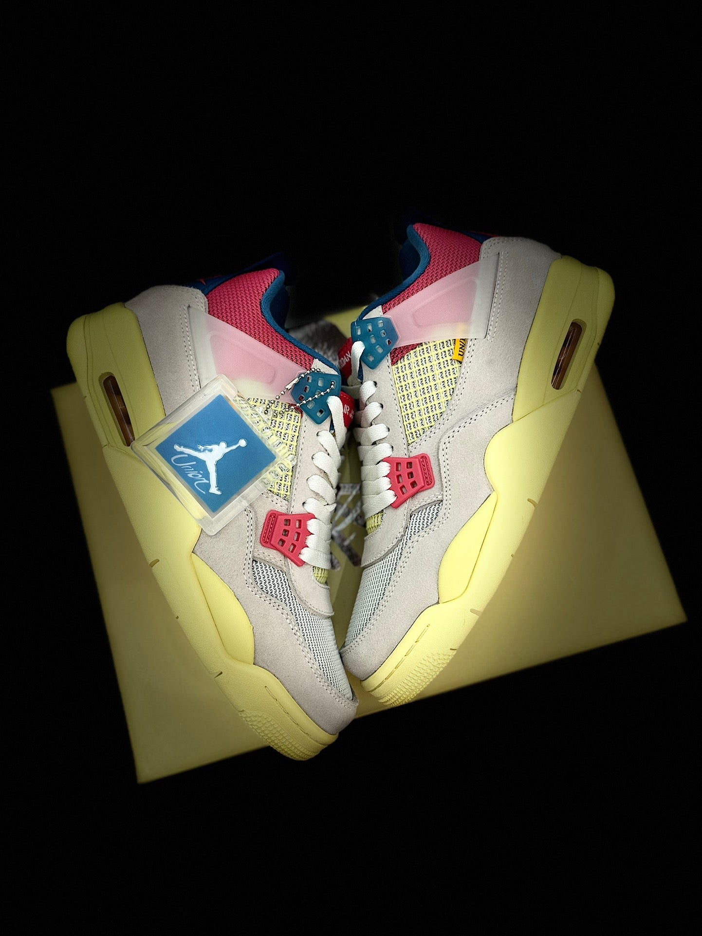 Air Jordan 4 Retro "Pink Blue Knight"