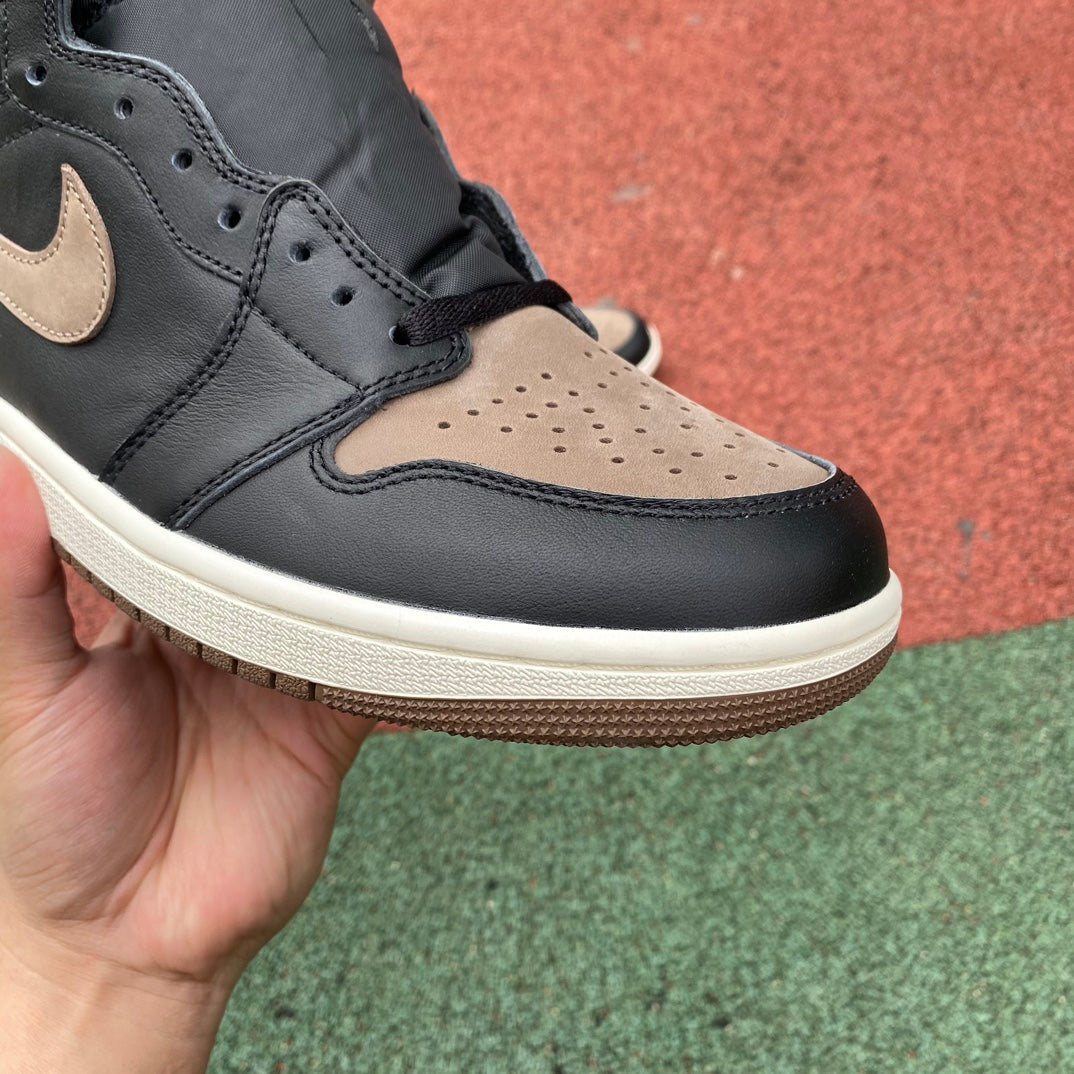 Air Jordan 1.- marrones y negras