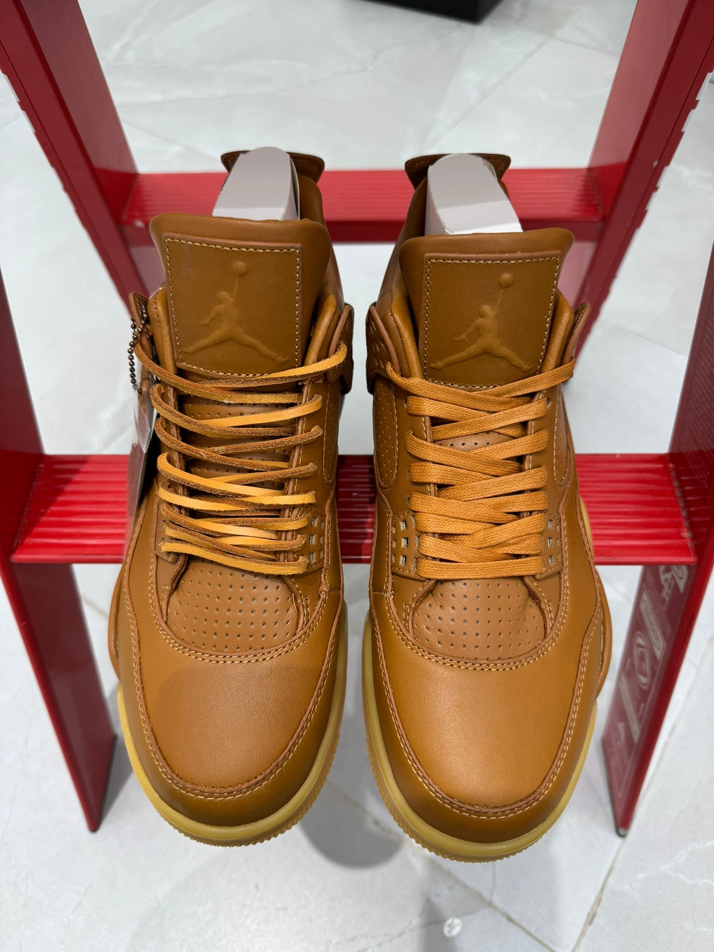 Air Jordan 4 Premium "Ginger".- Elegancia y Estilo