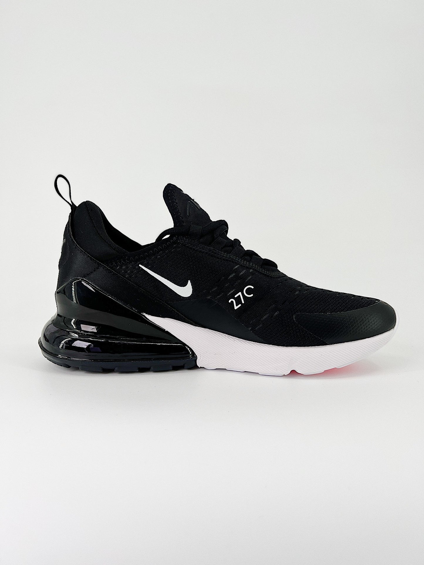 Nike air max 270.- negras y blancas