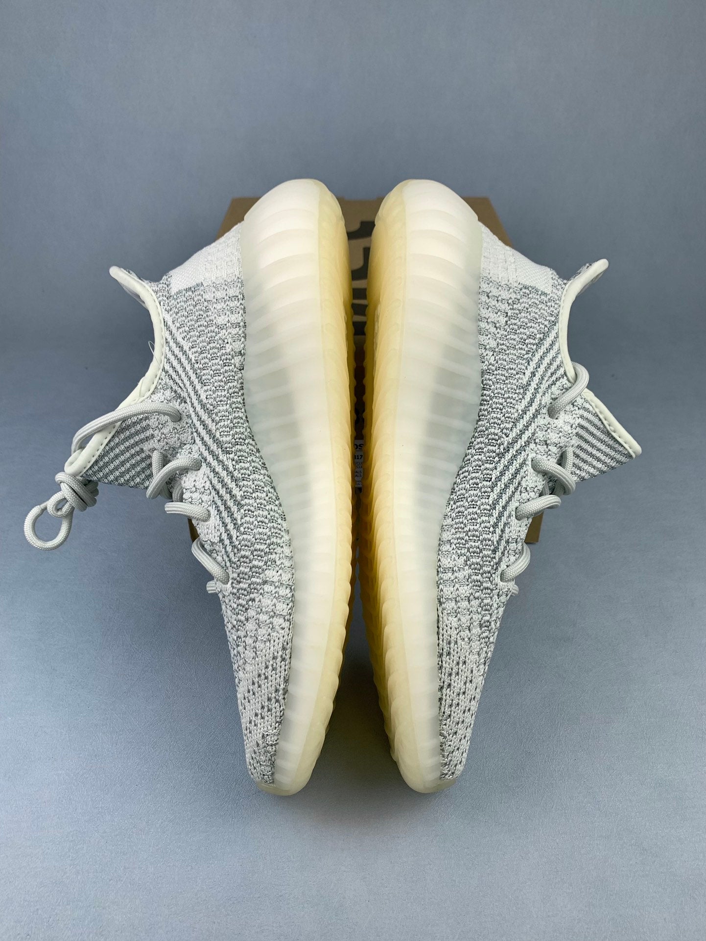 Yeezy Boost 350 v2 Blanco Nube.-Edición Limitada