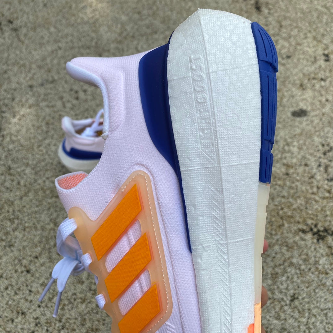 Adidas Ultra BOOST Light Naranja Claro y Azul oscuro