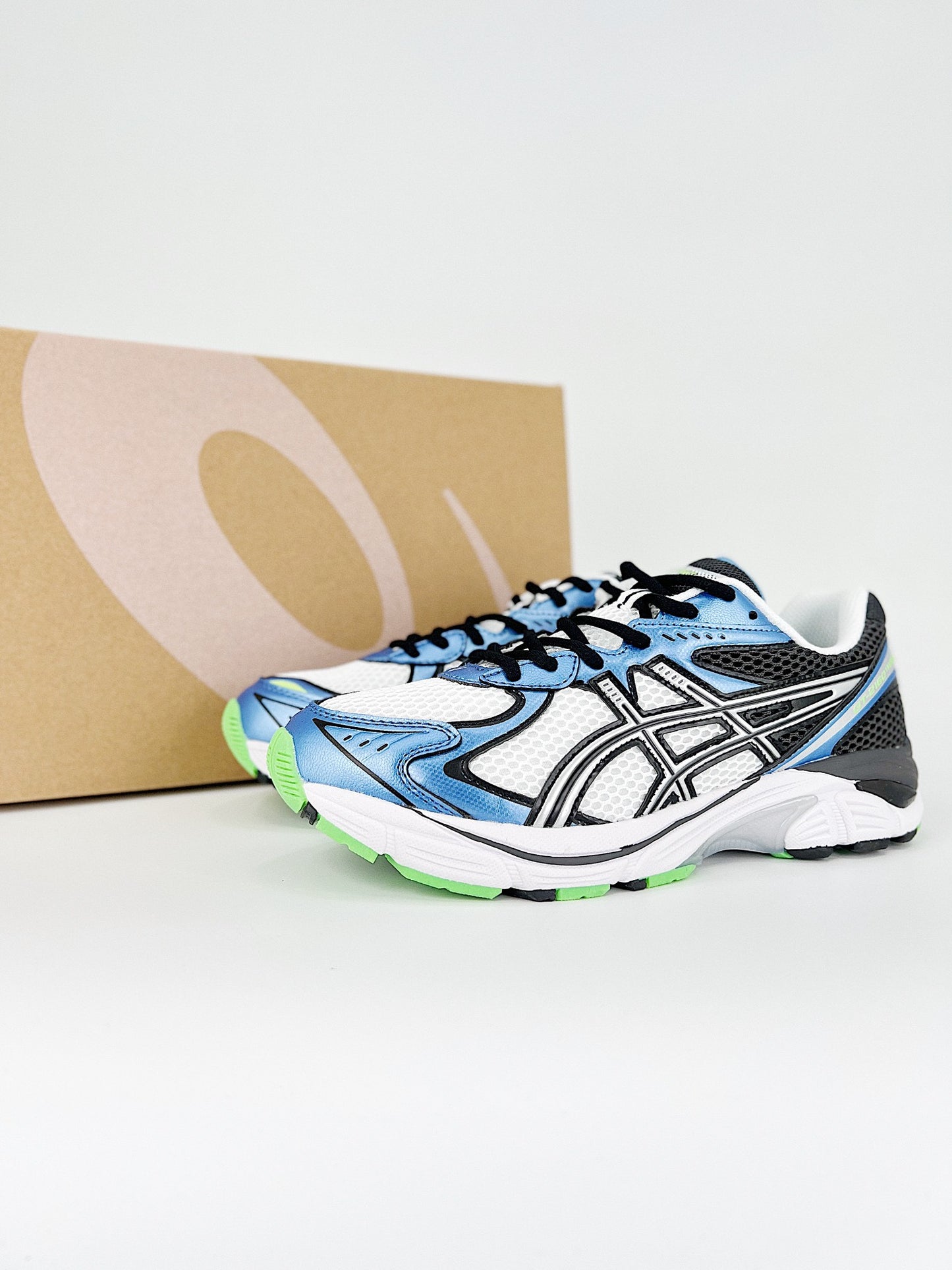 Asics GT-2160.- blancas, negras y azules