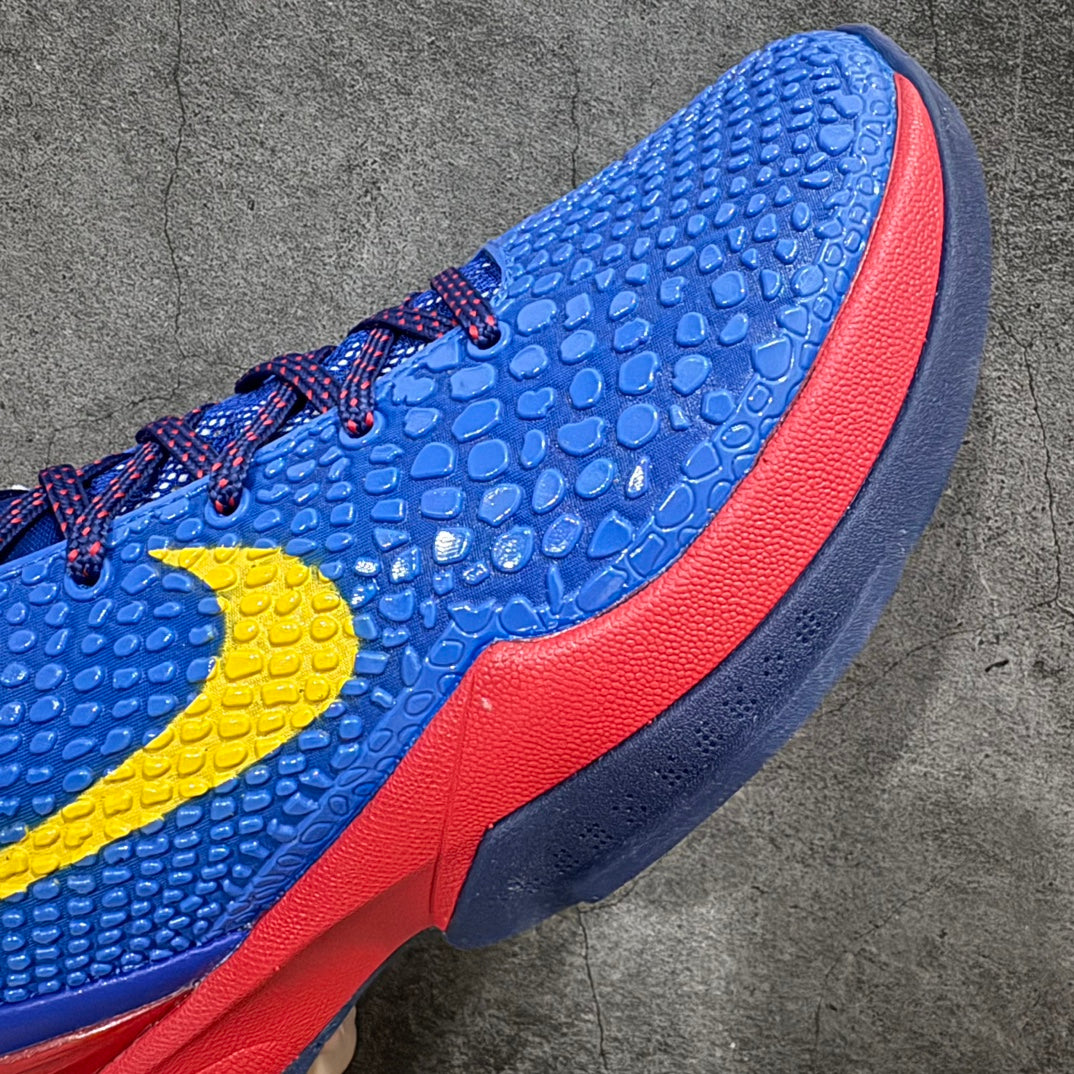 NK Zoom Kobe 6 Dark Knight.- azul, roja y amarilla.