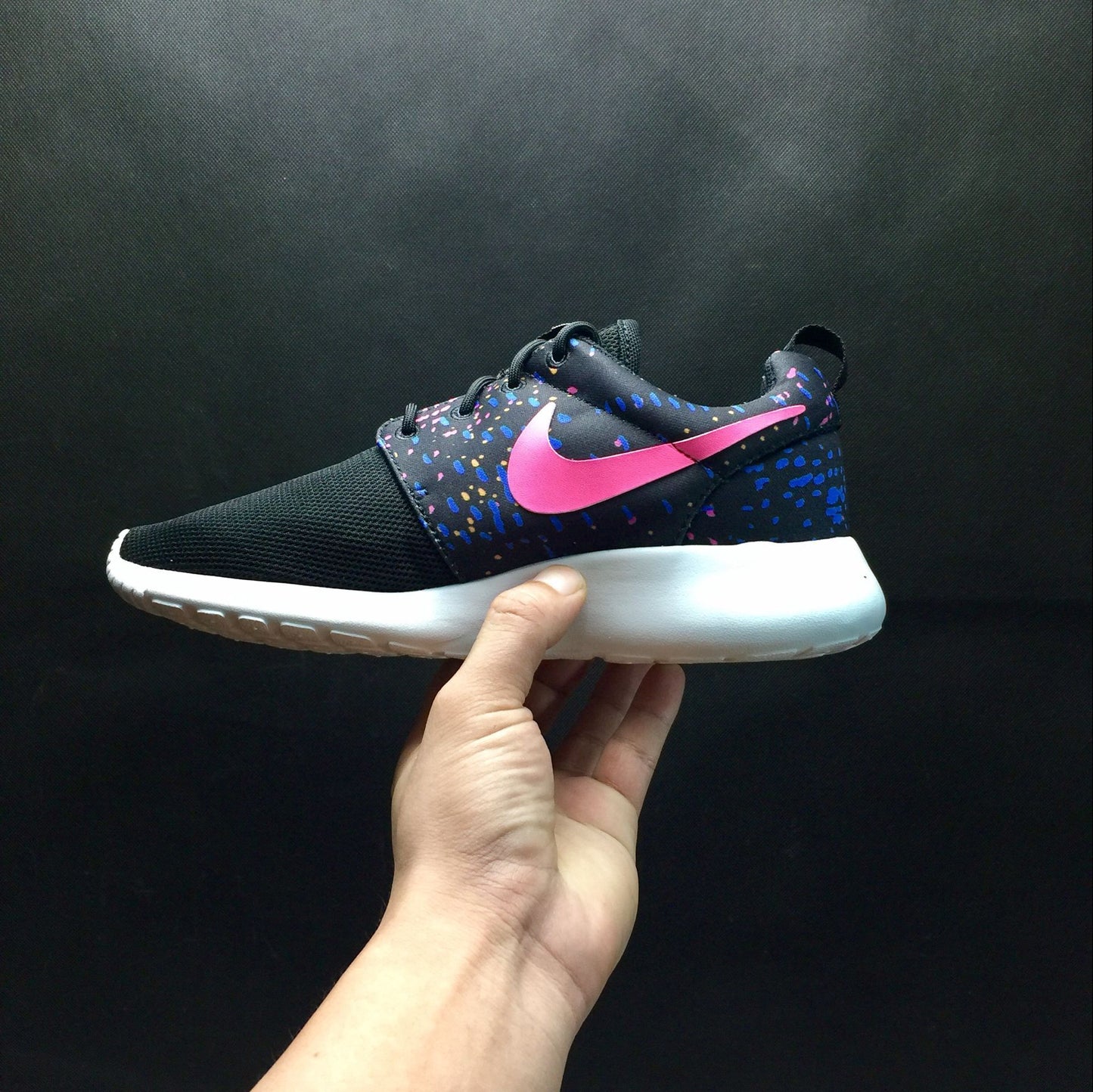 Nike Roshe Run One.- negras