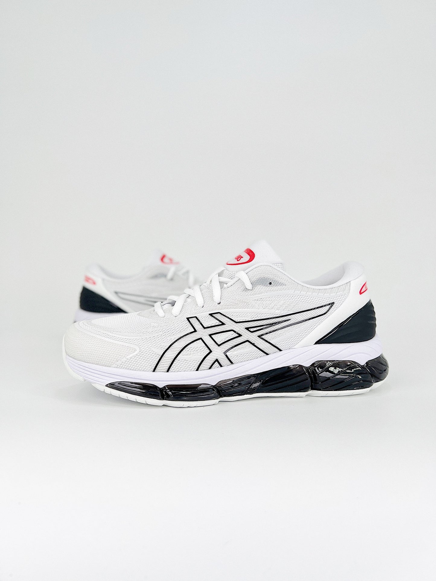 Asics Gel-Quantum 360 VIII.- blancas y negras