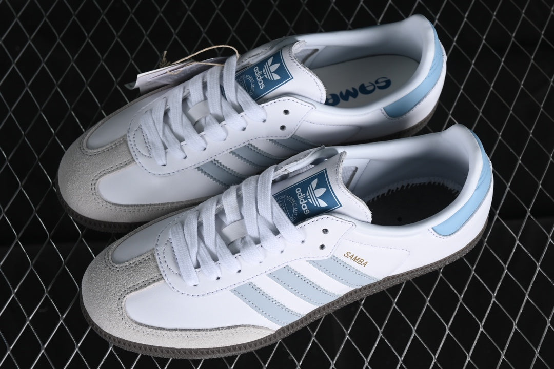 Adidas samba.- blancas y azules