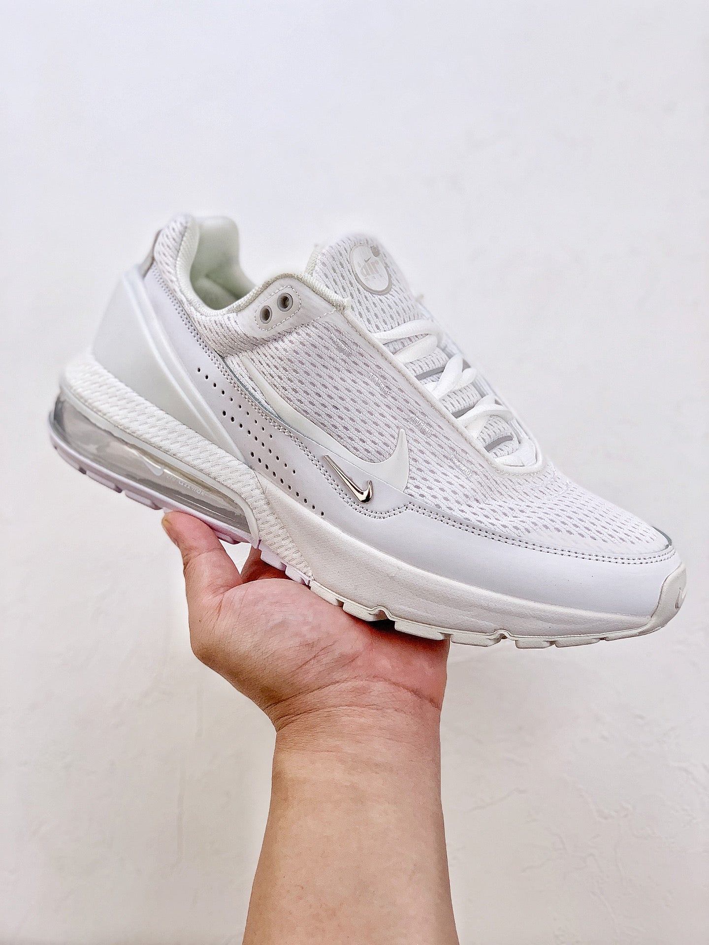 Nike air max pulse.- blancas