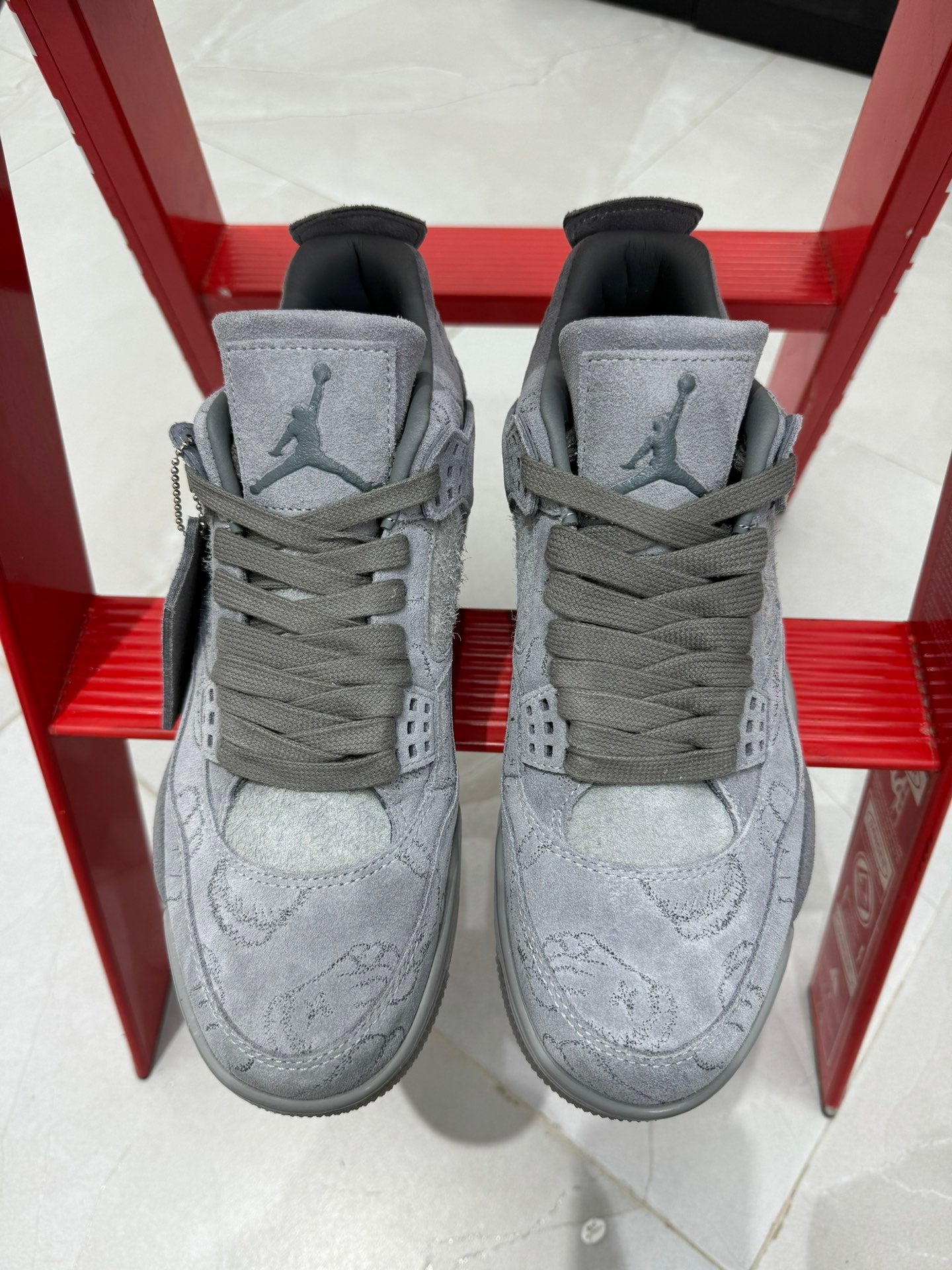 Air Jordan 4.- Kaws