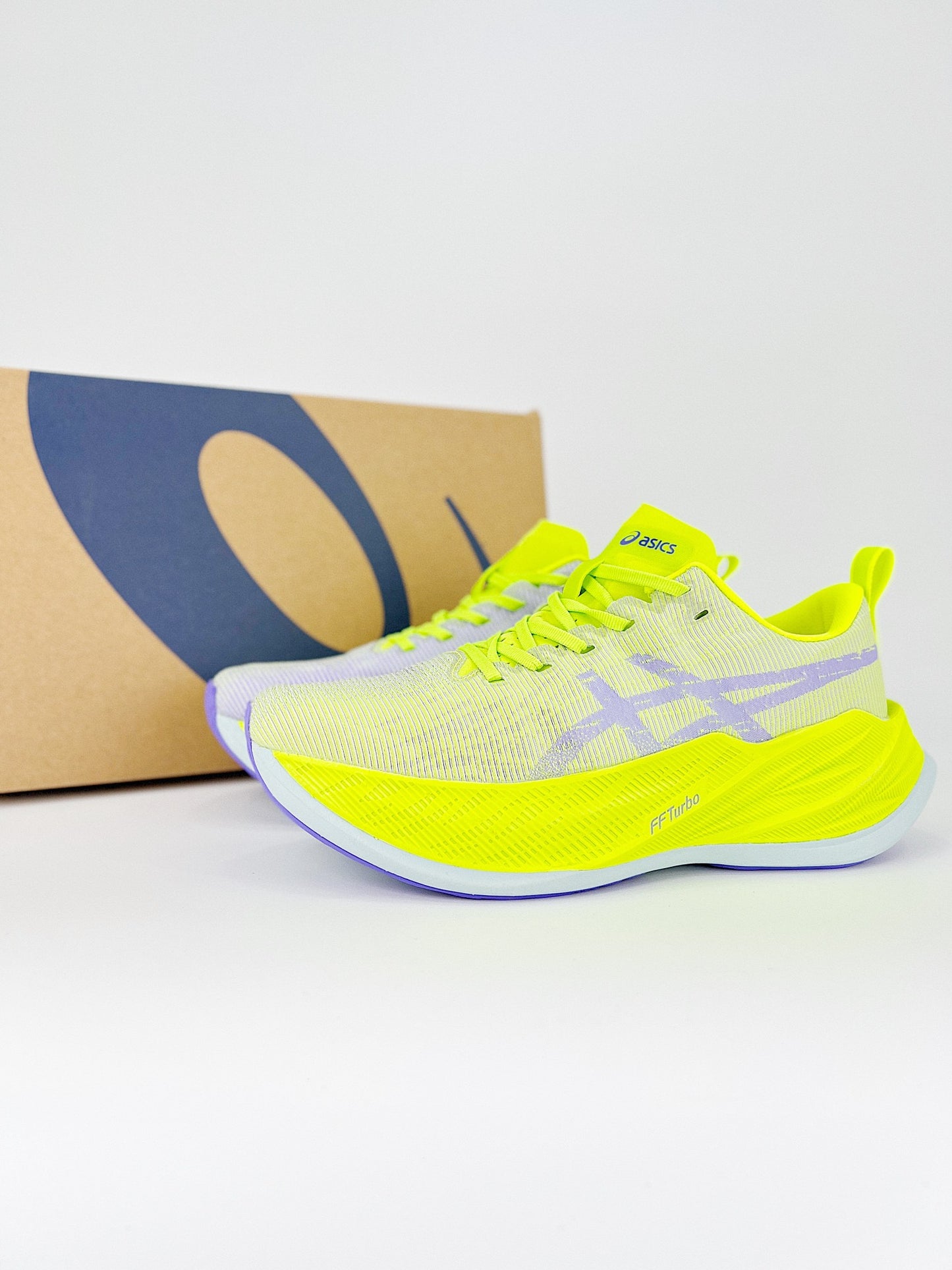 Asics Superblast.- amarillas