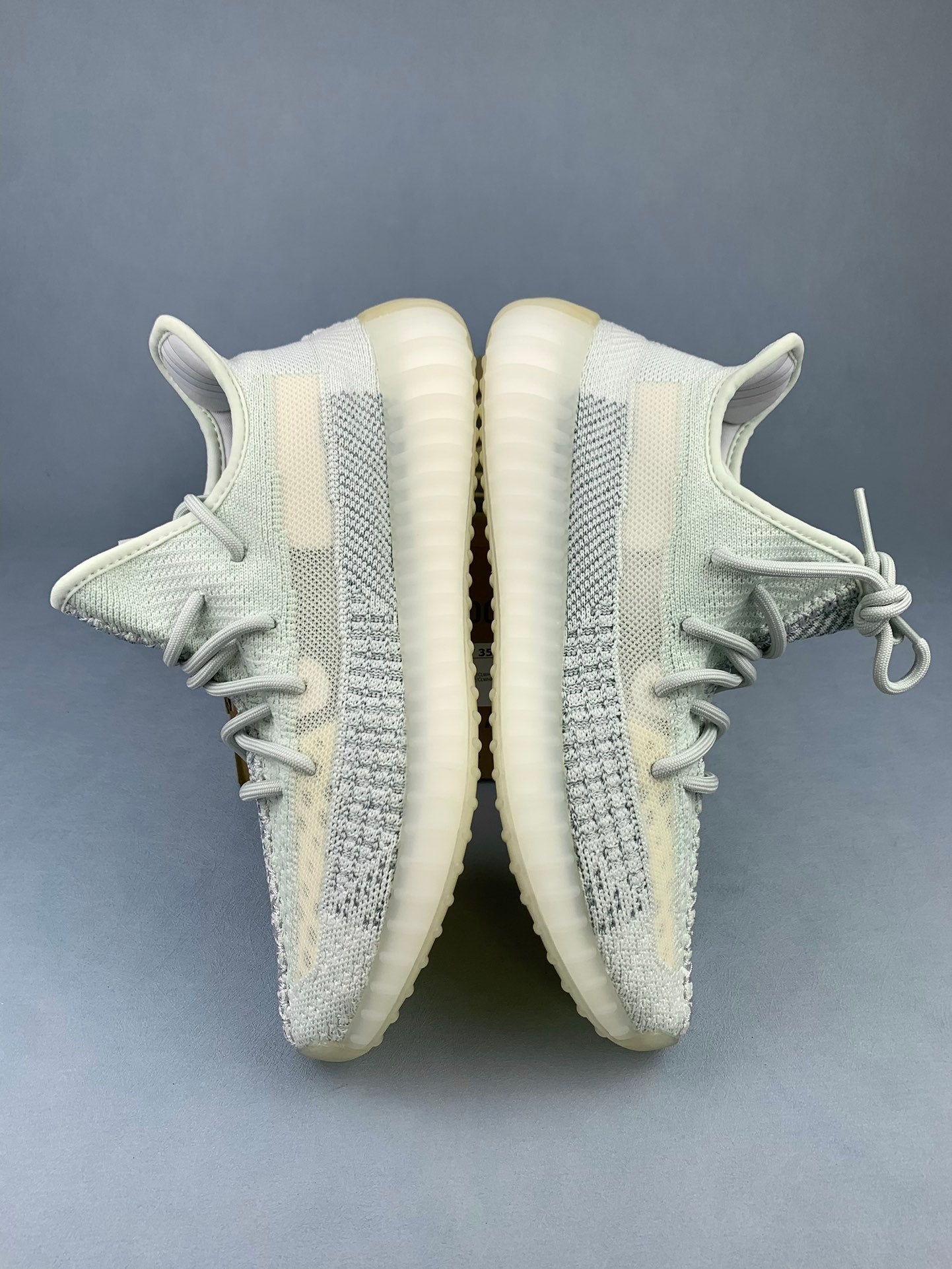 Yeezy Boost 350 v2 Blanco Nube.-Edición Limitada