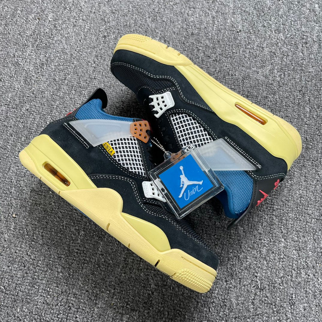 Air Jordan 4 Retro.- Union LA negras y azules